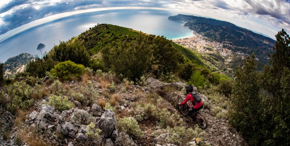 Finale Ligure MTB Beach tours - MTB Beds