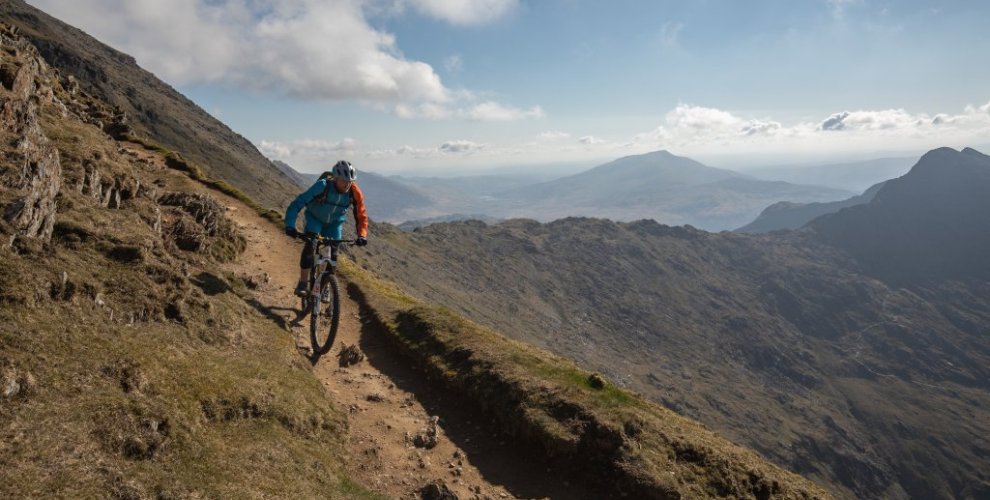 Epic descent of Snowdon Mountain on Mountain Bike