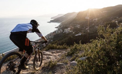 Finale ligure ocean trails to the sea