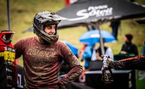 Amaury Pierron in the mud on Pleney