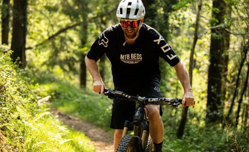 fox mtb and mtbbeds have a mountain bike jersey