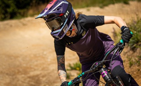 donwhill women mtb kit