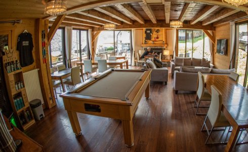 Pool table in Chalet Ice