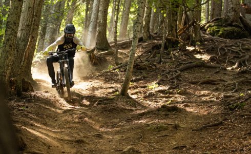 Downhill laps on Le Pleney off piste - MTB Beds