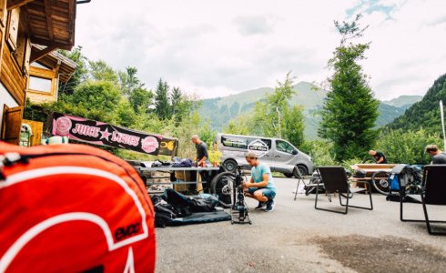 How to pack your bike bag - MTB Beds