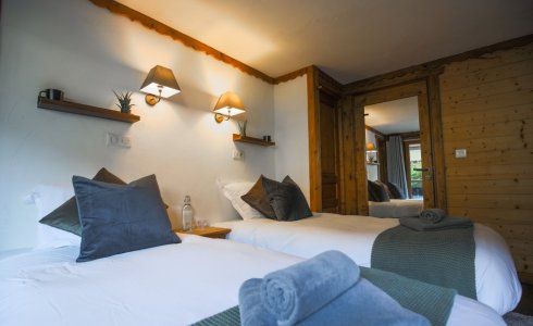 twin room in catered ski chalet in morzine