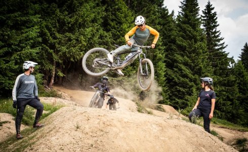 Season Guiding throw mountain bike whips at Super Morzine