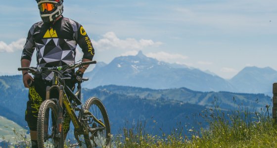 MOUNTAIN BIKE PHOTO MORZINE