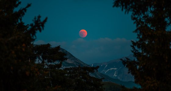 red moon