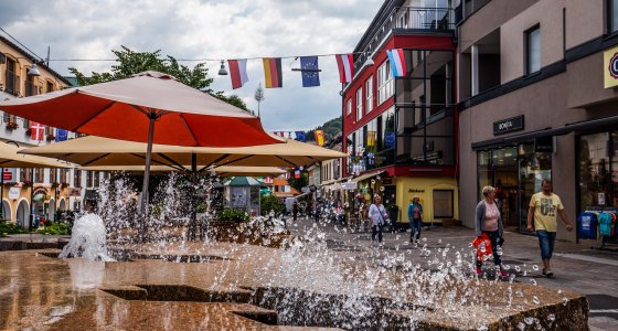 the busy schladming main street