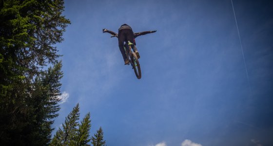 tuck no hander chatel