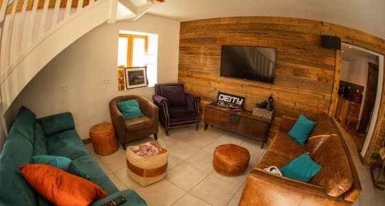 tv lounge area in chalet five25 morzine