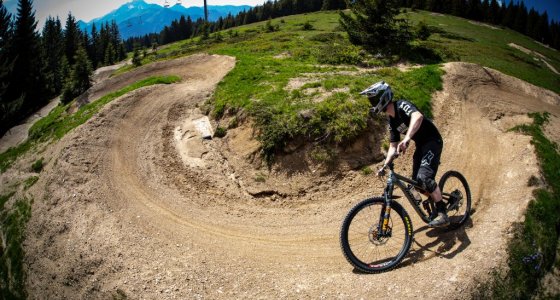 Blue trail Super Morzine jump track