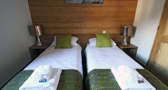Twin bedroom in Morzine self catered L'Aiglon apartments