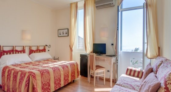 Bedroom Finale Ligure hotel