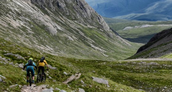 epic single track descent in scotland