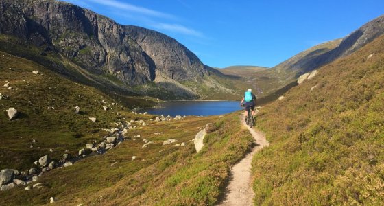 epic single track descent in scotland