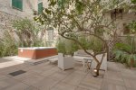 Hot tub and courtyard bike hotel Finale Ligure