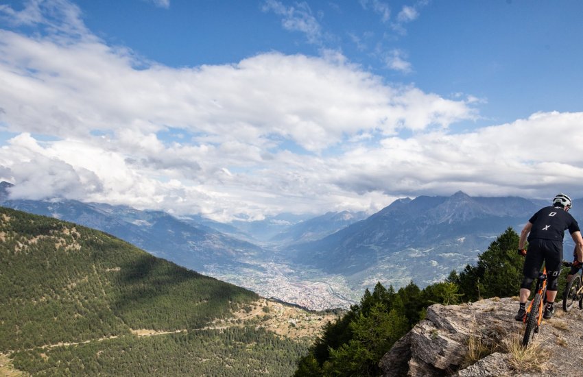 Aosta ridglines with MTB Beds